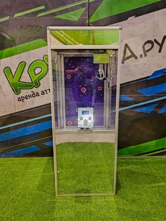 брендированный автомат кран машина